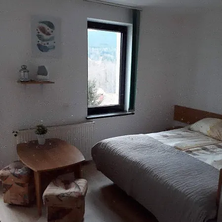 Goscinne Monika Nyaraló *